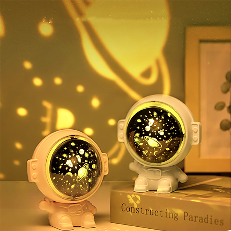 "CosmoDream™ Astronaut Starry Sky Projector – Room Light & Gift Idea"